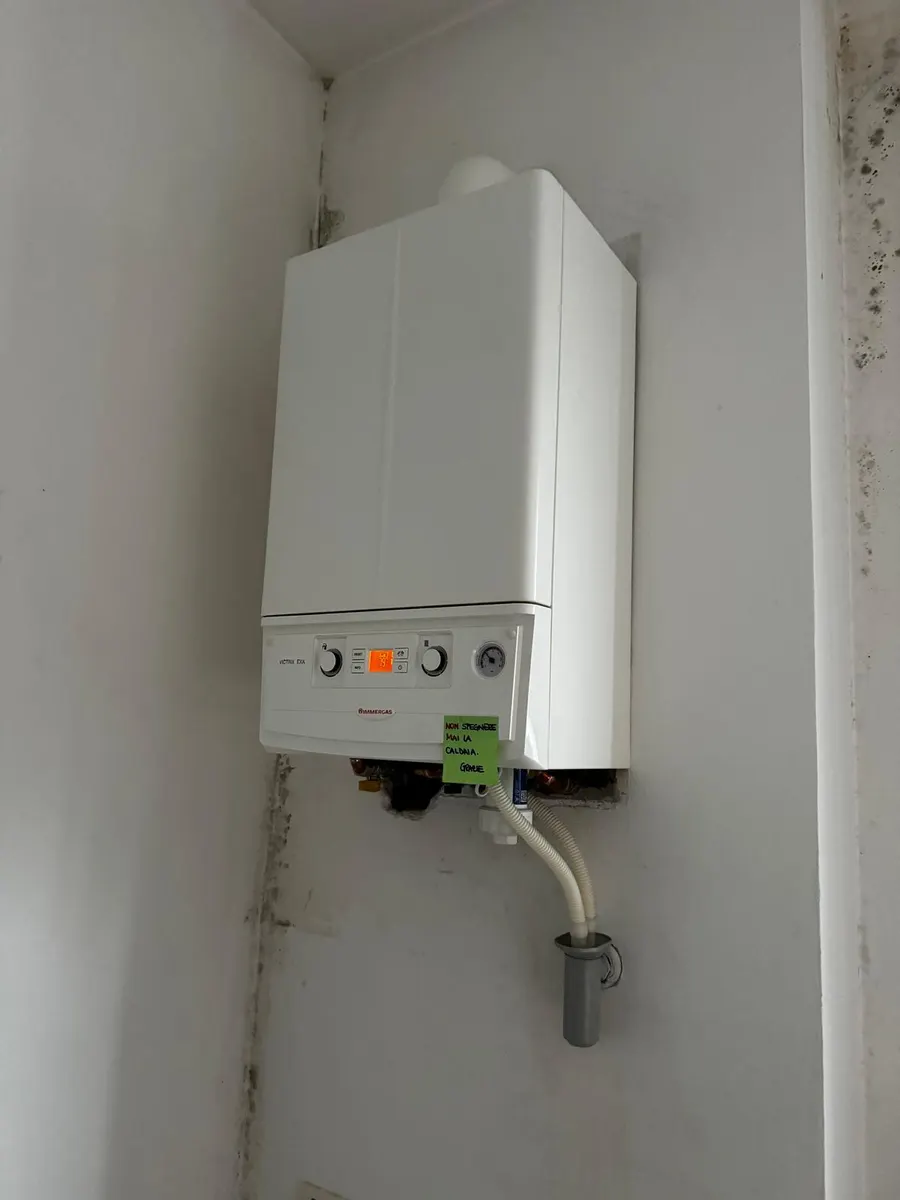Caldaia murale a condensazione installata da Pat